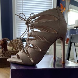 Steve Madden nude heel